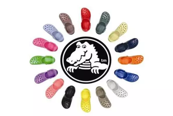 Crocs 洞洞鞋，一双总被嫌弃的“丑鞋”，如何红遍 40 个国家？