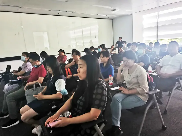 欢迎上海国家会计学院广西十百千学术二期学员来访学习